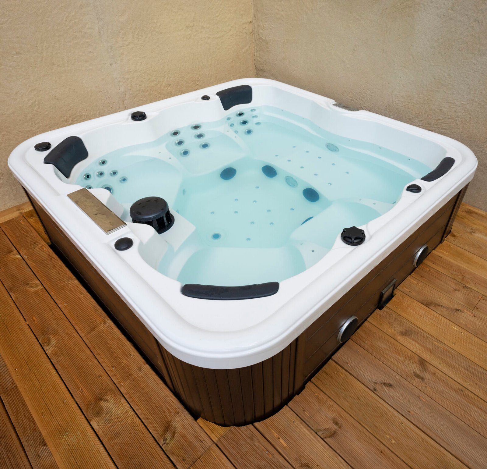 Pool contractor — Spa & Jacuzzi Installation