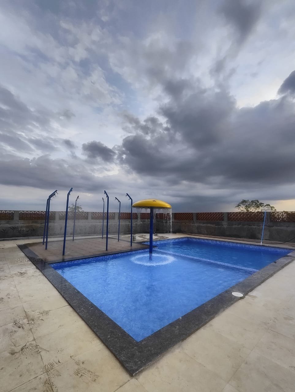Pool contractor — Rooftop infinity pool